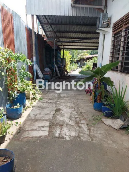 image TOKO LEBAR DAN LOKASI STRATEGIS KEBONSARI JEMBER (2)