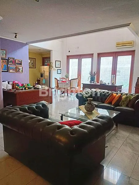 image RUMAH MEWAH DAN MURAH, JALAN PENDIDIKAN, BINTARO, JAKARTA SELATAN, UK. 20 X 22.5 M2, 2LANTAI, GARASI 4 MOBIL. BISA BUAT USAHA. (2)