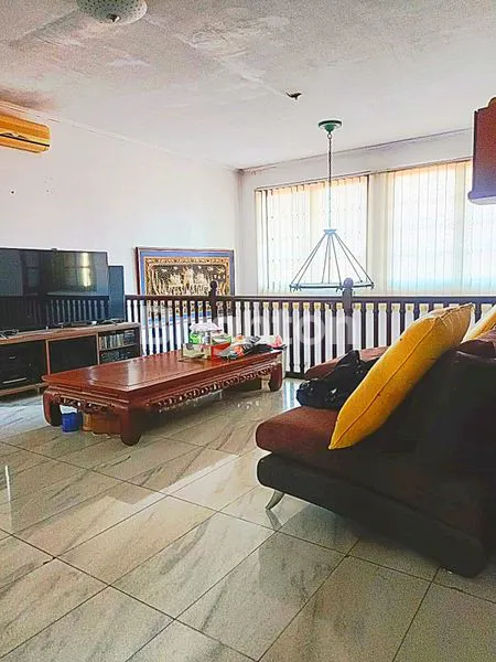 image RUMAH MEWAH DAN MURAH, JALAN PENDIDIKAN, BINTARO, JAKARTA SELATAN, UK. 20 X 22.5 M2, 2LANTAI, GARASI 4 MOBIL. BISA BUAT USAHA. (5)