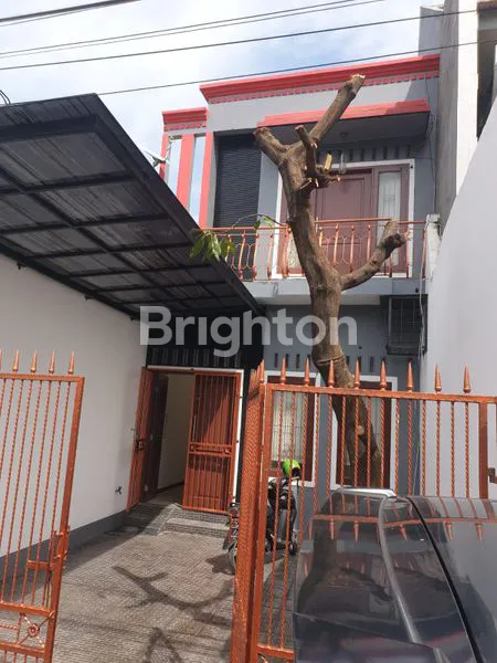 image RUMAH 2 LANTAI SIAP HUNI DIPINGGIR JALAN H.NAWI, JAKARTA SELATAN (1)