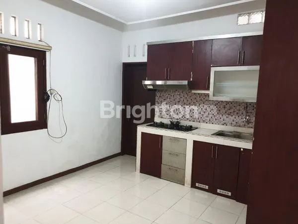 image RUMAH 2 LANTAI SIAP HUNI DIPINGGIR JALAN H.NAWI, JAKARTA SELATAN (4)