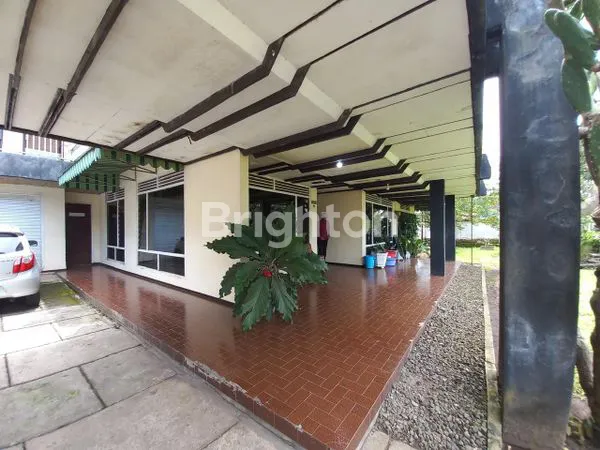 image RUMAH DENGAN LAHAN LUAS DI KEPANJEN (3)