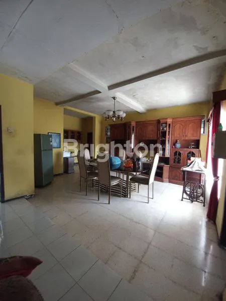 image RUMAH DENGAN LAHAN LUAS DI KEPANJEN (5)