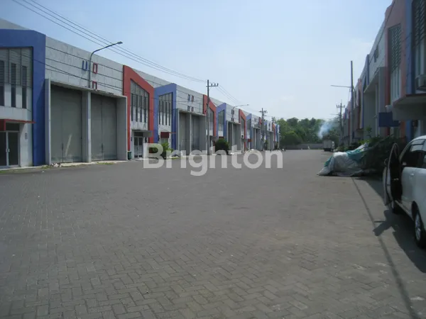 image JUAL GUDANG STRATEGIS SIAP GUNA DI PERGUDANGAN LEGUNDI BUSINESS PARK, DRIYOREJO, GRESIK. (4)