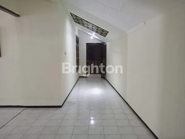 image RUMAH DI KUTISARI DALAM, SURABAYA (7)