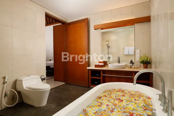 image LUXURY 6 BEDROOM VILLA DI CANGGU (3)