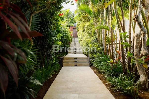 image LUXURY 6 BEDROOM VILLA DI CANGGU (8)