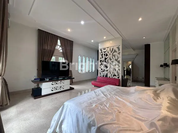 image RUMAH MEWAH TAMAN GOLF LIPPO (5)