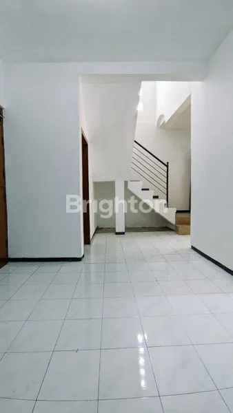 image RUMAH JUAL 2 LANTAI IKAN-IKAN BLIMBING MALANG (4)