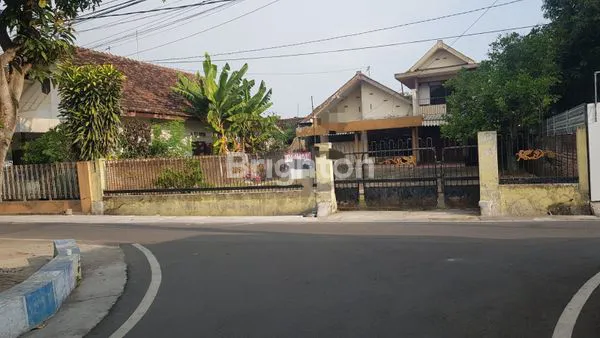 image RUMAH & BANGUNAN HAMPIR 1000M2 MADIUN (3)