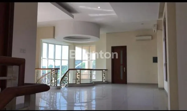 image RUMAH MEWAH SIAP HUNI DI SEMARANG BARAT (6)