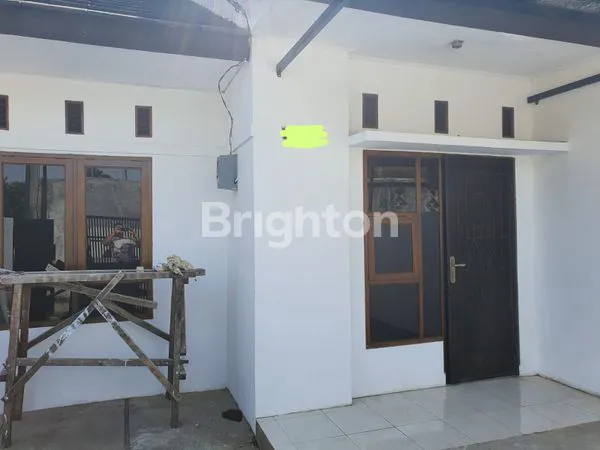 image RUMAH ASRI DEKAT TAMAN (1)
