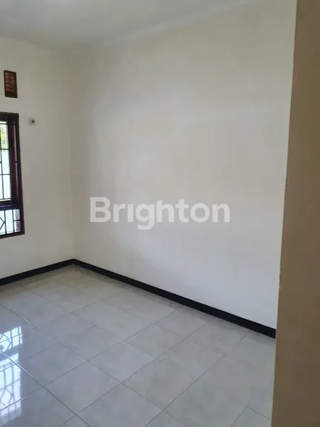 image RUMAH ASRI DEKAT TAMAN (4)