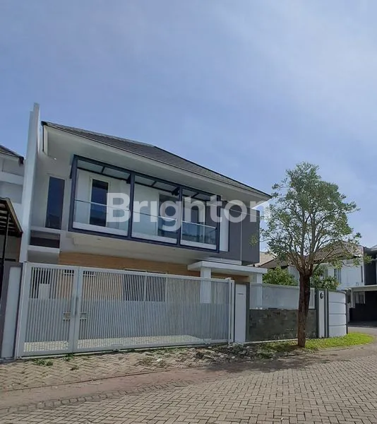 image TURUNN HARGA!!! RUMAH 2 LANTAI HOOK, BARU GRESS, MODERN MINIMALIS KAWASAN ELITE SURABAYA TIMUR KERTAJAYA INDAH REGENCY, STRATEGIS DEKAT GALAXY MALL ITS UNAIR KAMPUS C  RS UNAIR DHARMAHUSADA MERR. ROW JALAN 4 MOBIL (1)