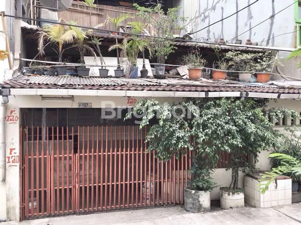 image RUMAH JELAMBAR 1,5, LANTAI LOKASI STRATEGIS ROW JALAN 2MOBIL JAKARTA BARAT  (2)