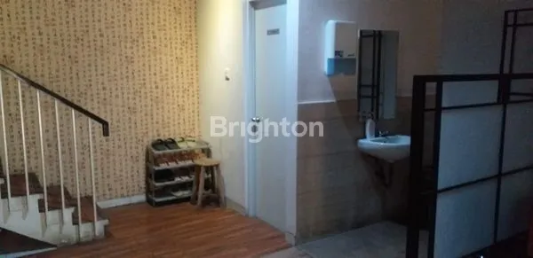 image RUKO 3 LANTAI DI RUNGKUT ASRI (5)