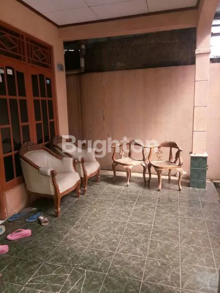 RUMAH DI DEPOK TIMUR, BEBAS BANJIR, BISA MASUK DARI JALAN TOLE ISKANDAR)