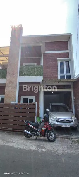 image JUAL RUMAH 2 LANTAI BANGUNAN BARU BERSIH RAPIH TERAWAT DIBELAKANG CIMORY BAWEN 2 MENIT DARI RS KEN SARAS 1 MENIT DARI HALTE TRANS JATENG BERGAS 1 (1)