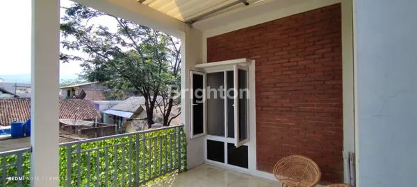 image JUAL RUMAH 2 LANTAI BANGUNAN BARU BERSIH RAPIH TERAWAT DIBELAKANG CIMORY BAWEN 2 MENIT DARI RS KEN SARAS 1 MENIT DARI HALTE TRANS JATENG BERGAS 1 (4)