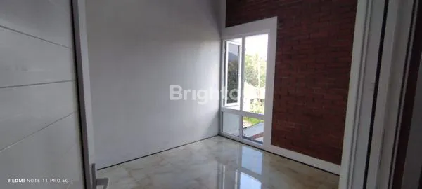 image JUAL RUMAH 2 LANTAI BANGUNAN BARU BERSIH RAPIH TERAWAT DIBELAKANG CIMORY BAWEN 2 MENIT DARI RS KEN SARAS 1 MENIT DARI HALTE TRANS JATENG BERGAS 1 (6)