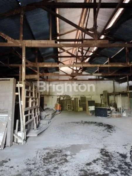 image GUDANG MURAH LOKASI STRATEGIS DI BERANTAS (4)