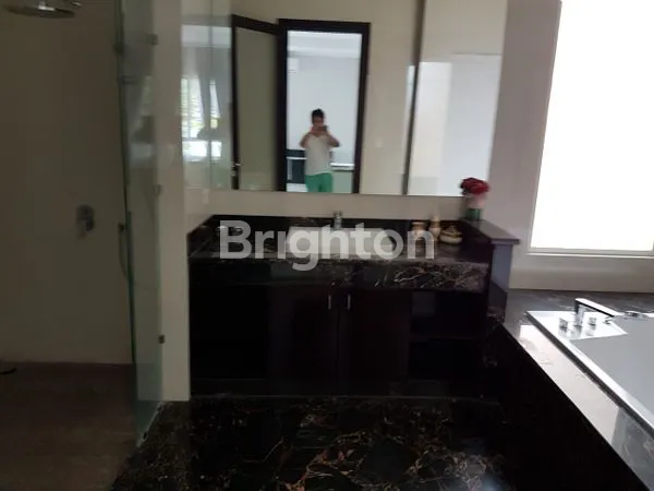 image RUMAH FULL FURNISH MODERN MINIMALIS WATER FRONT WP CITRALAND  (8)