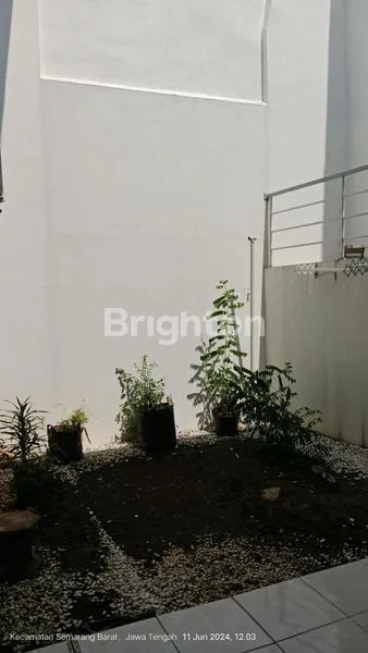 image RUMAH CANTIK 2 LANTAI DI BUKIT WAHID REGENCY MANYARAN SEMARANG BARAT (5)