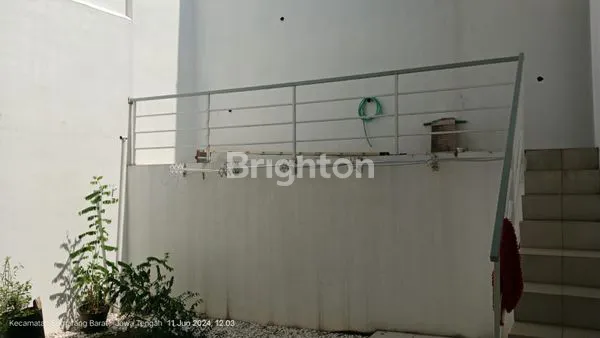 image RUMAH CANTIK 2 LANTAI DI BUKIT WAHID REGENCY MANYARAN SEMARANG BARAT (8)