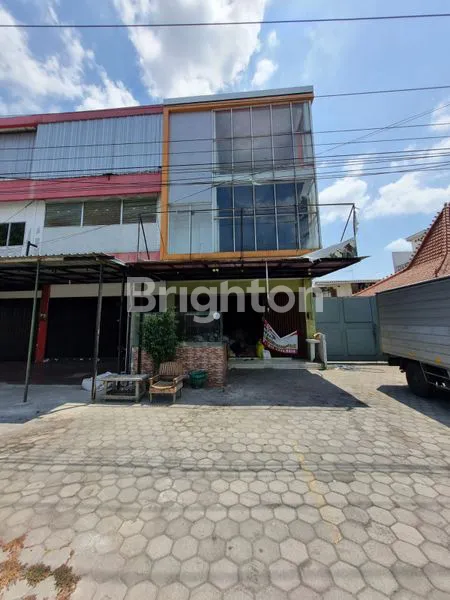 image RUKO 3LANTAI STRATEGIS PINGGIR JALAN RAYA JATEN KARANGANYAR (1)