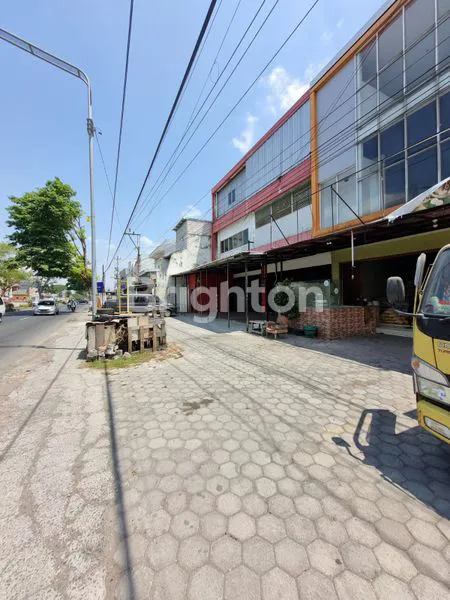 image RUKO 3LANTAI STRATEGIS PINGGIR JALAN RAYA JATEN KARANGANYAR (2)