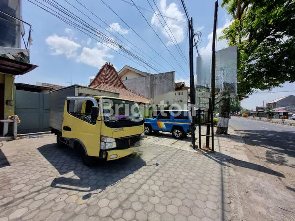 image RUKO 3LANTAI STRATEGIS PINGGIR JALAN RAYA JATEN KARANGANYAR (3)