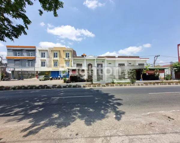 image RUKO 3LANTAI STRATEGIS PINGGIR JALAN RAYA JATEN KARANGANYAR (4)