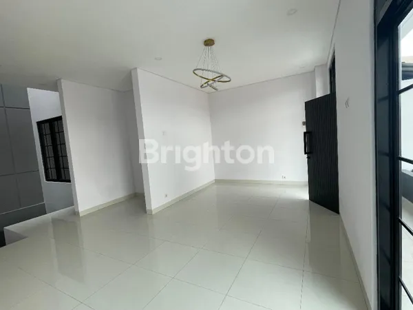 image DIJUAL RUMAH BARU DESAIN MODERN MINIMALIS 3.5 LANTAI LOKASI DI PUSAT KOTA, DAERAH JATINEGARA (6)