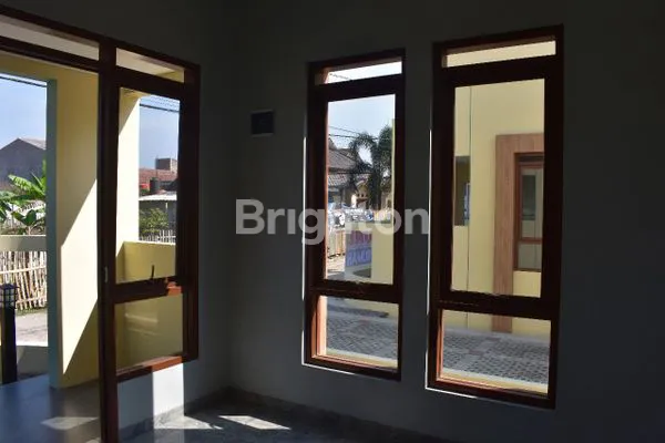 image RUMAH AESTETIC SIAP HUNI (5)