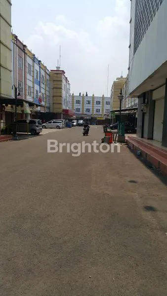 image UNIT LANGKA! JARANG ADA! RUKO GOLDEN BOULEVARD (8)