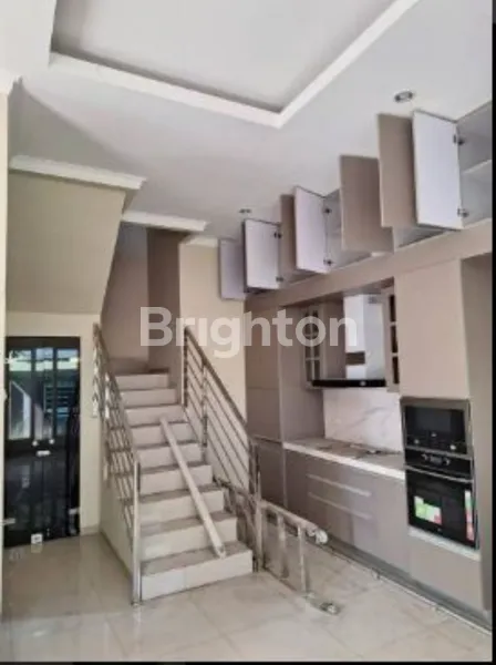 image DIJUAL RUMAH TENGGILIS MEJOYO 2 LANTAI MINIMALIS DEKAT UBAYA  (3)