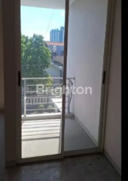 image DIJUAL RUMAH TENGGILIS MEJOYO 2 LANTAI MINIMALIS DEKAT UBAYA  (5)