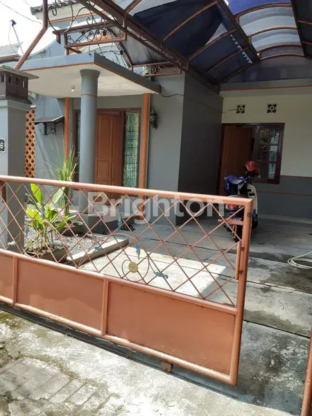 image RUMAH DI DEKAT EXIT TOL DEKAT FAJAR INDAH DEKAT EDUTORIUM UMS TIDAK JAUH DARI STADION MANAHAN DAN DEKAT BANDARA (1)