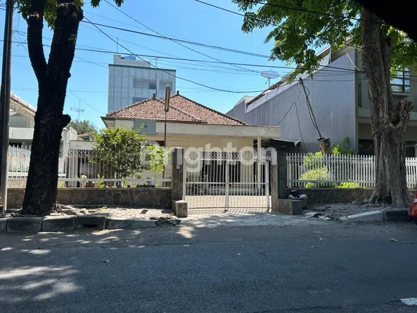 image RUMAH DI JL SLAMET PUSAT KOTA SURABAYA SANGAT STRATEGIS (1)