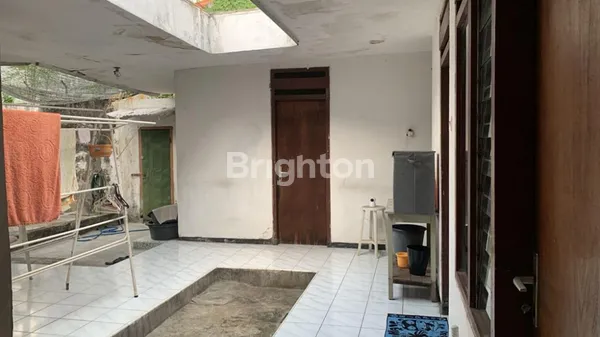 image RUMAH DI JL SLAMET PUSAT KOTA SURABAYA SANGAT STRATEGIS (3)