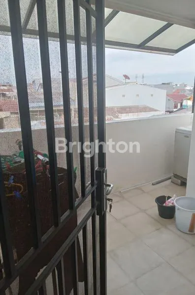 image RUMAH SIAP HUNI JELAMBAR 3 LANTAI  BEBAS BANJIR (5)