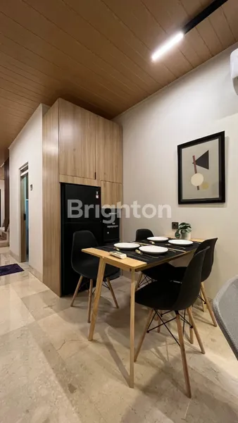 image RUMAH 3 LANTAI FULL FURNISH DENGAN ROOF TOP GARDEN THE PEAK RAHARJA. - KEBAYORAN LAMA JAKARTA SELATAN (3)