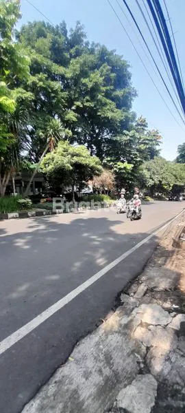 image TURUN HARGA RUMAH HITUNG TANAH DI MAINROAD DAGO (4)