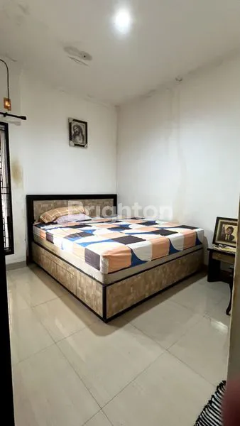 image RUMAH 2 LANTAI SIAP HUNI SEMI FURNISH DI SERPONG GARDEN CLUSTER GREEN RIVER CISAUK TANGERANG (4)