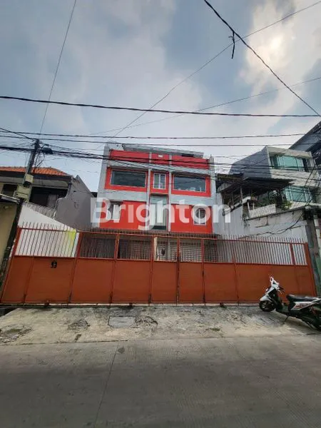 image RUKO 4LANTAI MUAT 6 MOBIL (1)