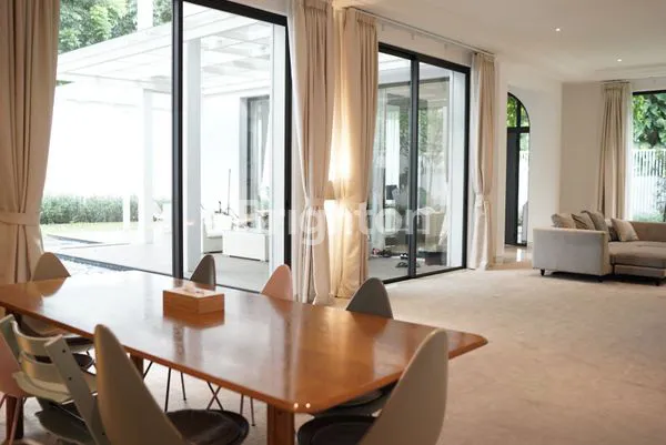 image RUMAH ELITE BRAWIJAYA, KEBAYORAN BARU, JAKARTA SELATAN (2)