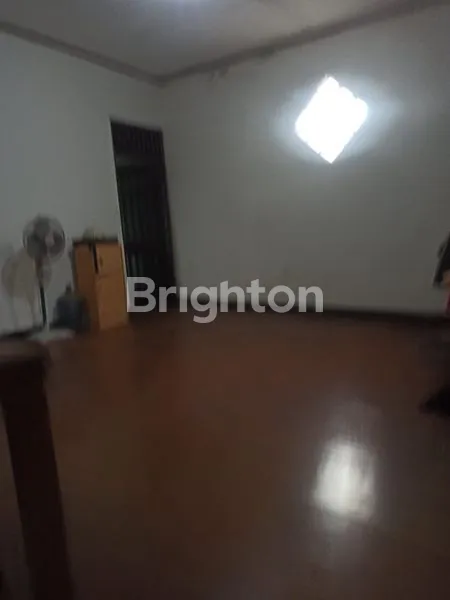 image RUMAH MURAH 2 LANTAI DI PERUMAHAN GRIYA JATISARI JAKA SAMPURNA BEKASI BARAT DEKAT KE TOL BECAKAYU (4)