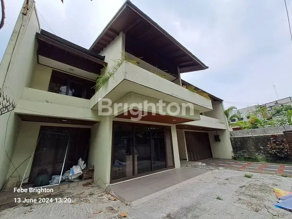 image RUMAH CANTIK DI JALAN GRESIK MALANG (1)