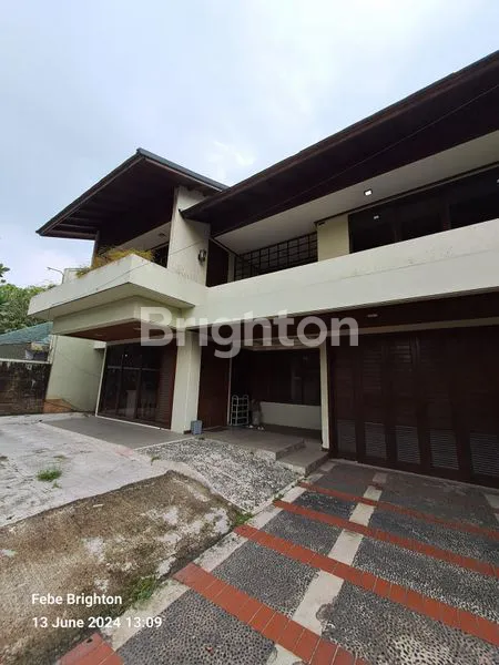image RUMAH CANTIK DI JALAN GRESIK MALANG (2)