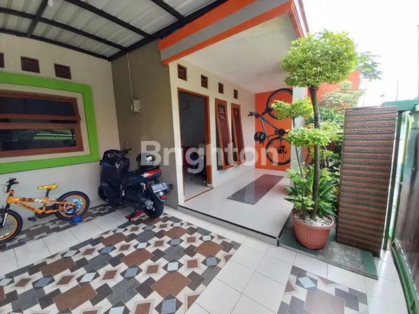 image RUMAH SIAP HUNI NYAMAN DI PERUM JOHO MOJOLABAN (2)